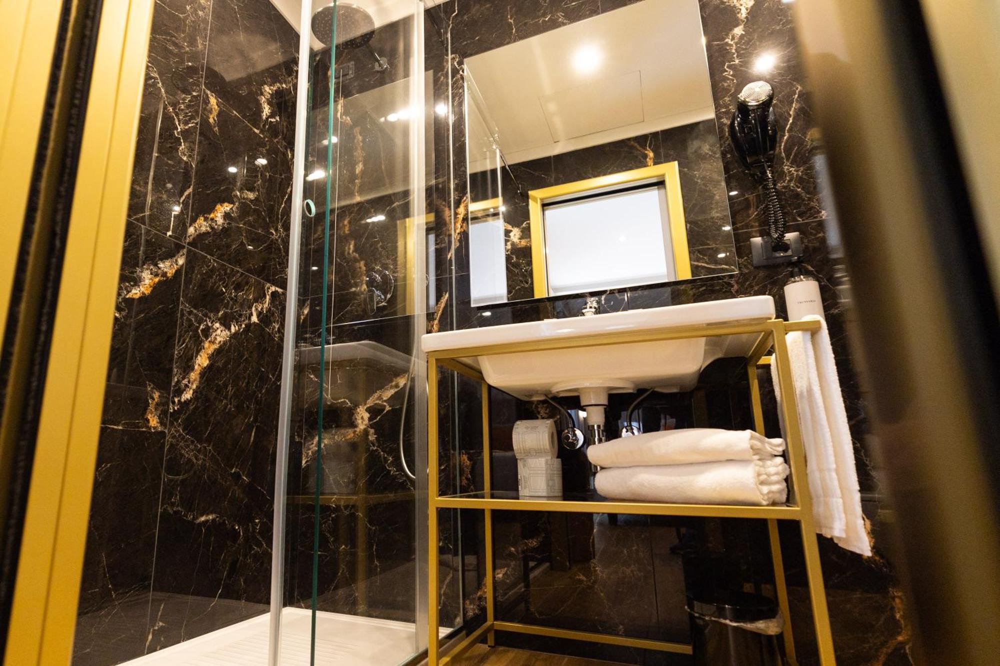 Mavi Luxury Suites Rome Exterior photo